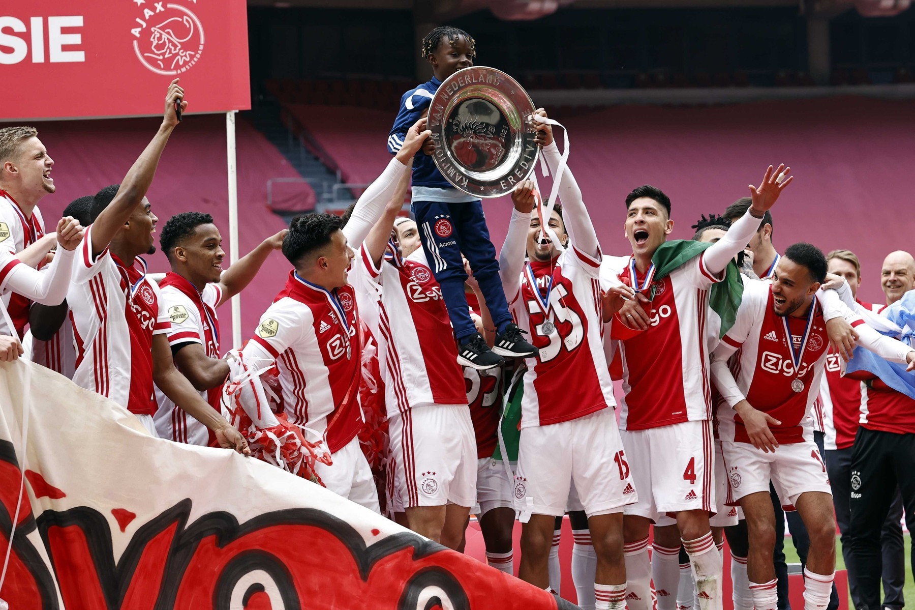 Mistrovské oslavy začínají: Z titulu se radují Inter Milán a Ajax Amsterdam