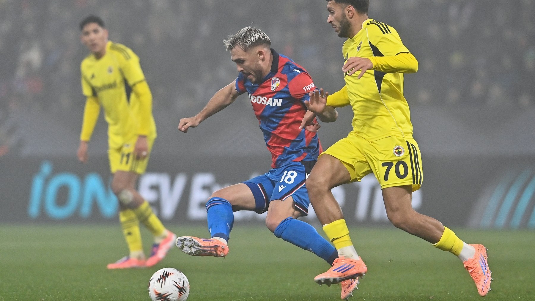 Šancí mnoho, gól žádný. Plzeň s Turky remizovala. Lyon s Čechy padl ve  Španělsku