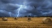 Meteorologové nemají dobré zprávy. Blíží se silné bouře, neví se ale, kde přesně udeří