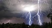 Ze západu se valí bouřková fronta. Němečtí meteorologové varují před vzácným jevem