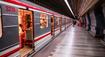 Drama v pražském metru. Muže oživovali ostatní cestující