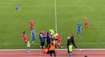 Úder pěstí, nadávky do Maďarů a tři červené za urážky. Slovenský fotbal řeší skandál