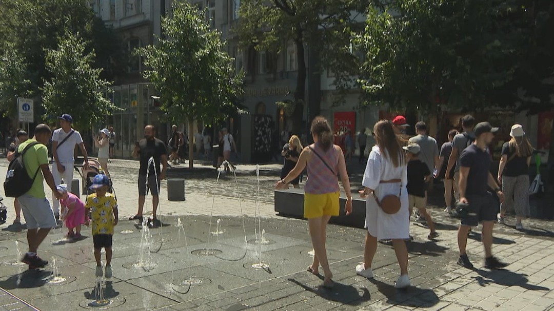 Praha má mapu míst, kde se lze ochladit. Je v ní přehled pítek a fontán, říká Komrsková