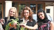 Česká Miss Lucie Hadašová, Eva Čerešňáková a Lilian Sarah Fisherová ukazují klíčky od svých nových vozů.