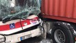 Nehoda autobusu a nákladního automobilu - 1