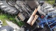 Traktor se převrátil do řeky - 3