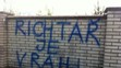Posprejovaný hrob Josefa Rychtáře - 2