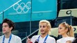 Zpěvačka Ariana Grande (vpravo nahoře) v  hledišti na OH