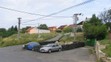 Muž zablokoval zastávku MHD pneumatikami