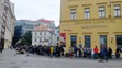 Fronta na bankovku - 7