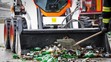Ve Frýdku-Místku havaroval kamion, vysypalo se z něj pivo - 6
