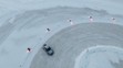 Porsche Taycan při driftu na ledové dráze