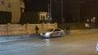 Policejní zásah u izraelské ambasády, kde se pokusil upálit muž
