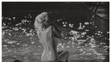 Marilyn Monroe nahá u bazénu - 2