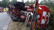 Z převrácené cisterny unikala kyselina - 22