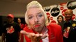 Richard Branson jako vousatá letuška - 2