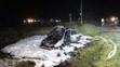 Pirát silnic rozbil auto o kruhový objezd, vzápětí mu shořelo