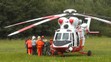 Parašutiska dopadla na střechu domu - 1