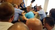 Útok rodiny zavražděné dívky na vrahy u soudu - 1