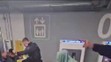 Policista kopal agresivního muže do hlavy (2)