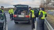 Řidič ujížděl s autem plným imigrantů - 2