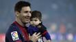 Messi slavil titul se synem - 2