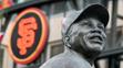 Socha Willie Mayse na Willie Mays náměstí v San Franciscu