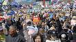 Lidé v ulicích po odvolání jihokorejského prezidenta Yoon Suk Yeola z funkce, 4. 4. 2025