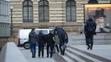 Policejní pokus s figurínou pádu muže