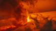 Italská sopka Etna začala chrlit lávu (3)