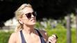 Mezinárodní den bez podprsenky! - Sharon Stone