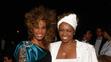 Whitney Houstonová s maminkou, 13. 4. 1999
