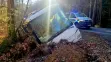 Kradený autobus v příkopu
