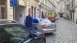 Policejní zásah ve škole na Malé straně