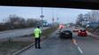 Ženu přecházející přes rušnou silnici srazilo auto - 3