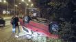 Auto na střeše v pražské Krči - 1