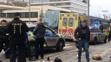 Policie zasahuje v ulici Dukelských hrdinů v Praze - 4