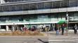Fronty lidí před bankou Sberbank (5)