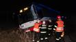 Po srážce sjel jeden z autobusů do příkopu