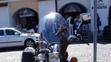 Včely obsadily v Kroměříži motocykl