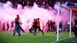 Fanoušci Slavie vtrhli na hřiště
