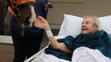 Muže v hospici potěšila návštěva koně - 4