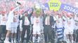 Hráči Slavie slavící titul v Chance Lize za sezónu 2024/25