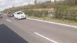 Řidiči na dálnici D8 projíždějí pruhem pro sanitku - 8
