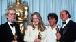Robert Benton, Meryl Streepová, Dustin Hoffman a Stanley R. Jaffe získali Oscary za film Kramerová vs. Kramer, 15. 6. 1979