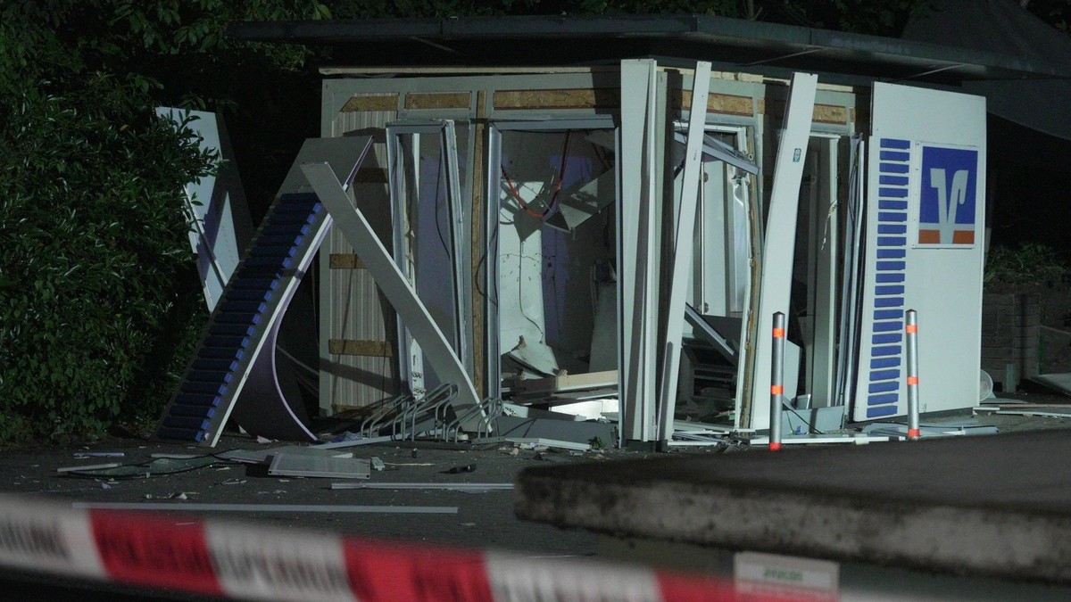 Thieves blow up one ATM after another, and German police arrest 42 people