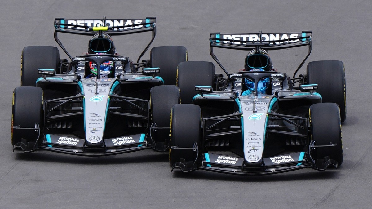 Russella Napětí mezi jezdci Mercedesu, vytlačovali se. Sprint nakonec pro ...