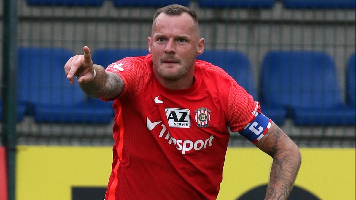 Řezníček prodloužil smlouvu v Brně. Klub to oznámil scénkou z