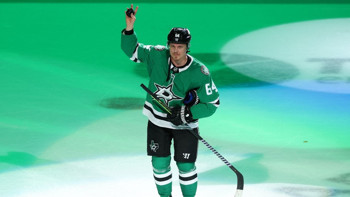 Fin nahradil Fina. Dallas je krok od postupu, hattrickem rozhodl Granlund