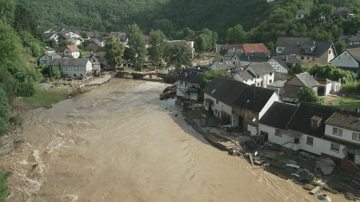 Überschwemmungen in Deutschland haben 156 Menschen das Leben gekostet, die Polizei warnt vor einer weiteren tödlichen Bedrohung